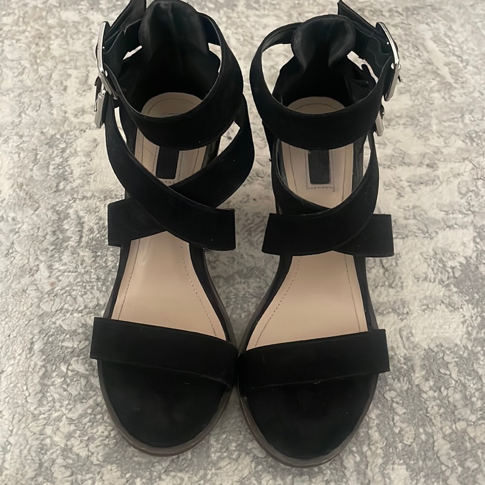 Black chunky heel women’s 7.5 forever 21